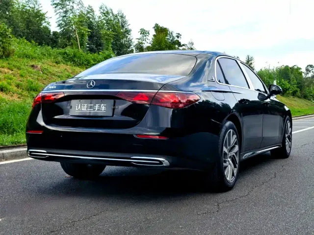 Mercedes-Benz E-Class — Фото автомобиля 7
