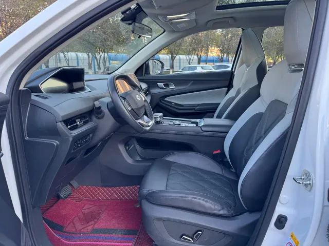 Changan Qiyuan Q05 — Фото автомобиля 4
