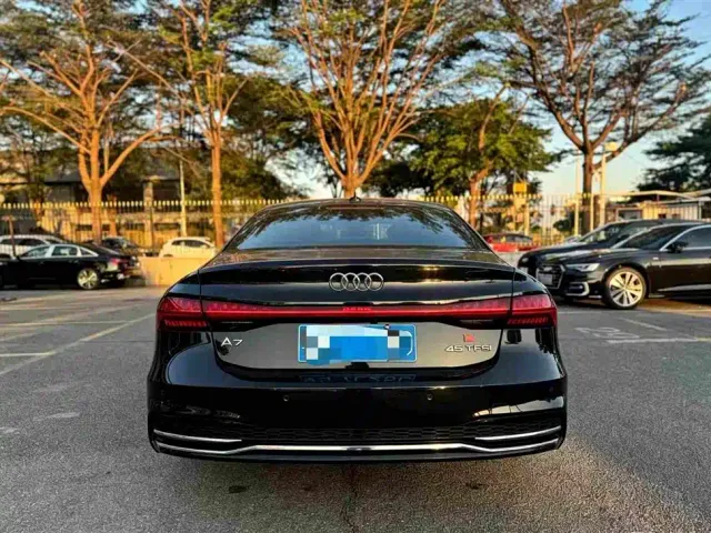 Audi A7L — Фото автомобиля 8