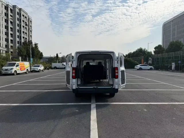 Wuling Yangguang — Фото автомобиля 9