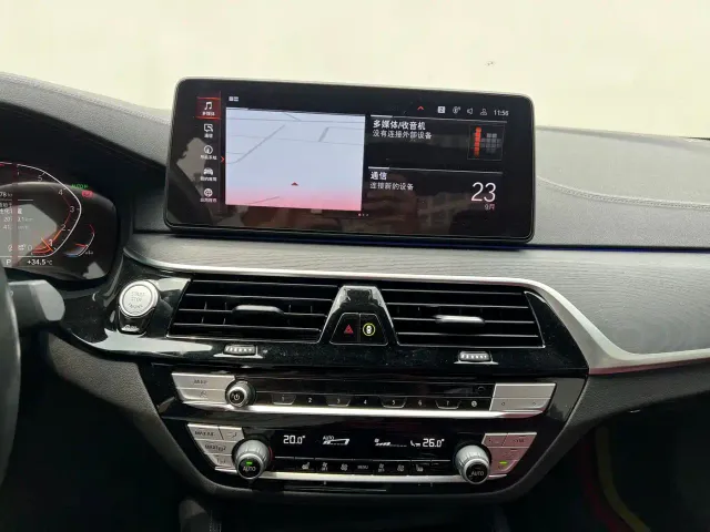BMW 5 Series — Фото автомобиля 11