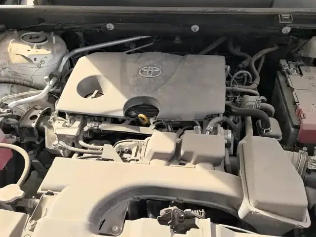 Toyota RAV4 — Фото автомобиля 10