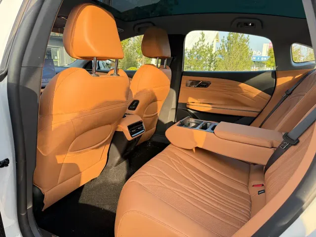 Geely Galaxy Xingyao 8 — Фото автомобиля 7