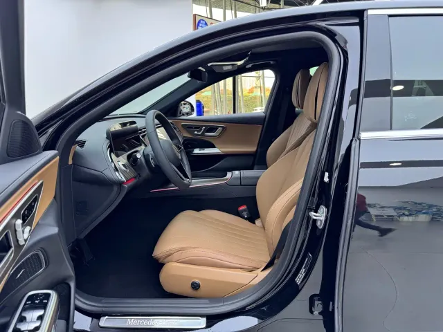 Mercedes-Benz E-Class — Фото автомобиля 7