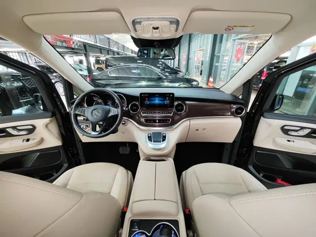 Mercedes-Benz V-Class — Фото автомобиля 6