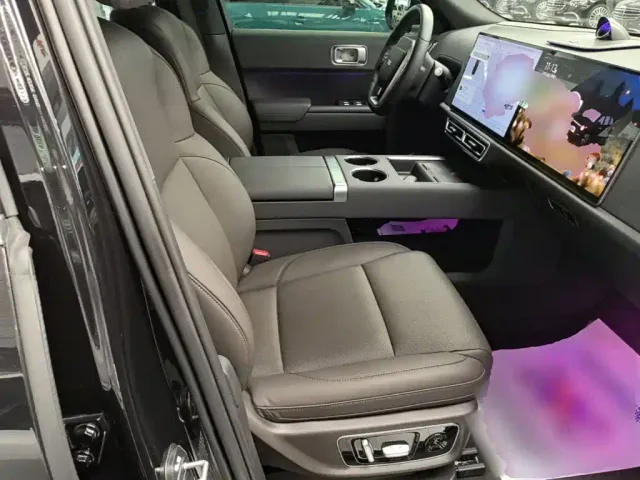 Li Auto L9 — Фото автомобиля 24