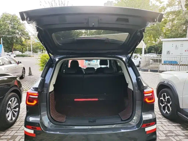 Roewe RX5 — Фото автомобиля 18