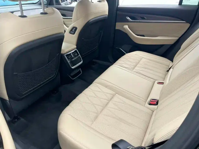 Geely Xingyue L — Фото автомобиля 11