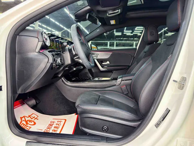 Mercedes-Benz A-Class — Фото автомобиля 3