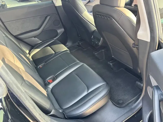 Tesla Model Y — Фото автомобиля 6