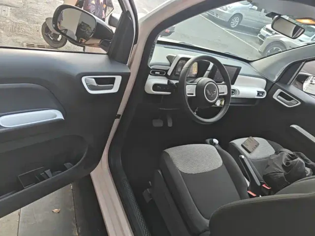 Wuling Hongguang Mini EV — Фото автомобиля 15