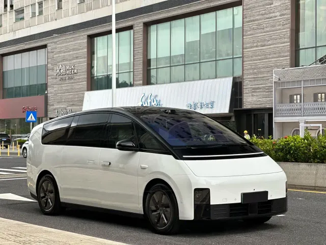 Li Auto MEGA — Фото автомобиля 4