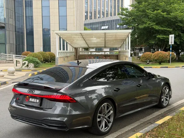 Audi A7 — Фото автомобиля 6