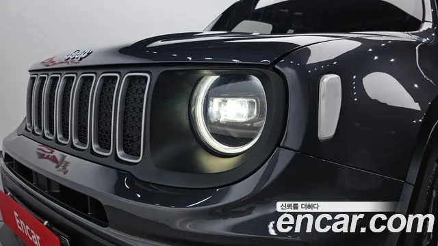 Jeep Renegade — Фото автомобиля 18