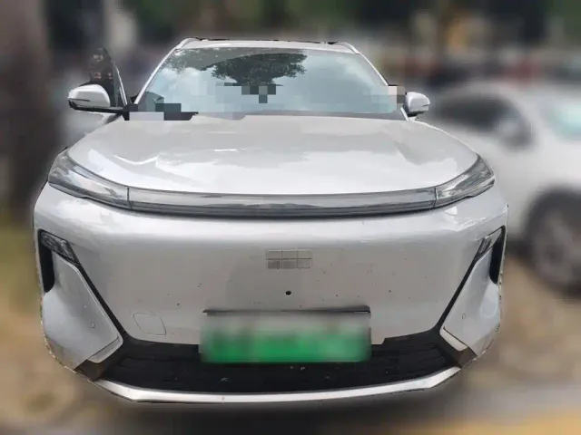 Geely Galaxy Starship 7 EM-i — Фото автомобиля 2