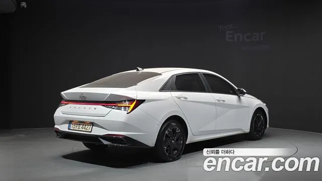 Hyundai Avante CN7 — Фото автомобиля 2