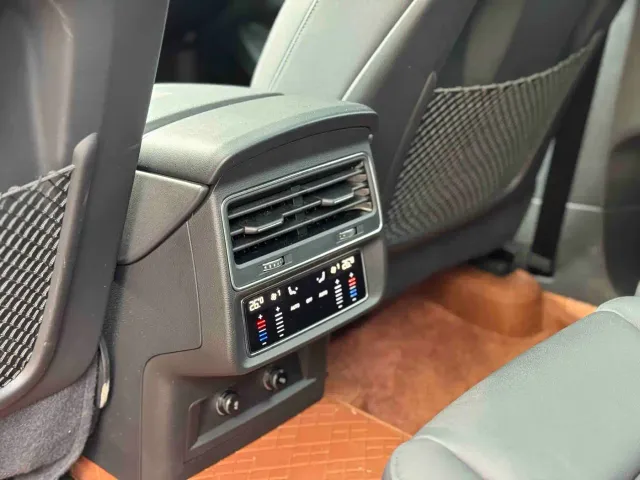 Audi Q7 — Фото автомобиля 8