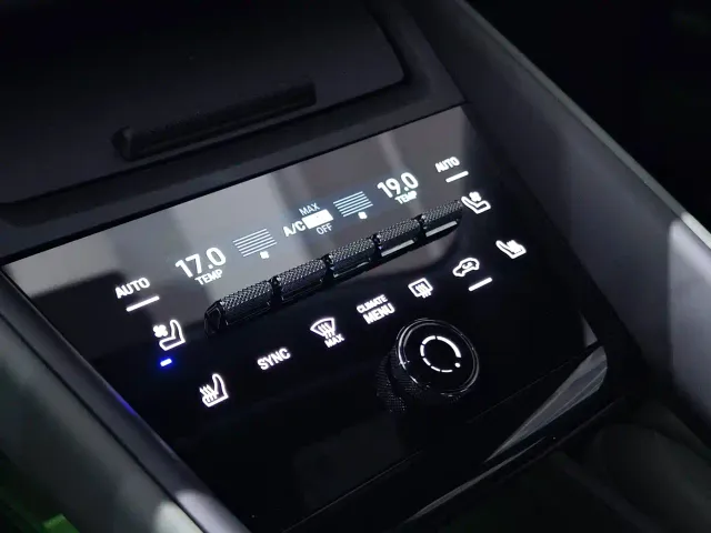 Porsche Macan EV — Фото автомобиля 15