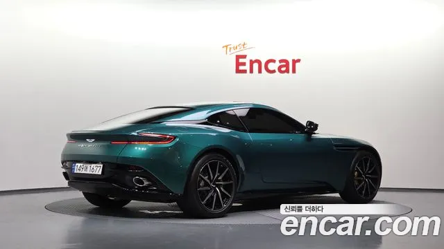 Astonmartin DB11 — Фото автомобиля 2