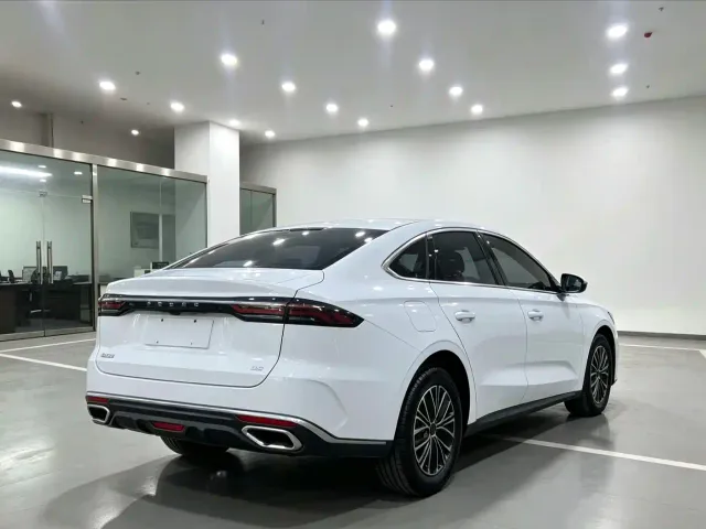 Geely Emgrand — Фото автомобиля 7