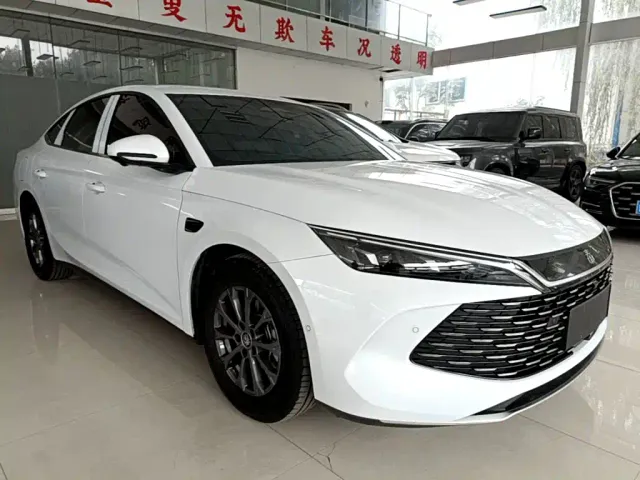 BYD Qin L — Фото автомобиля 3