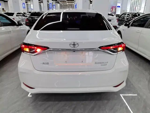 Toyota Corolla — Фото автомобиля 5