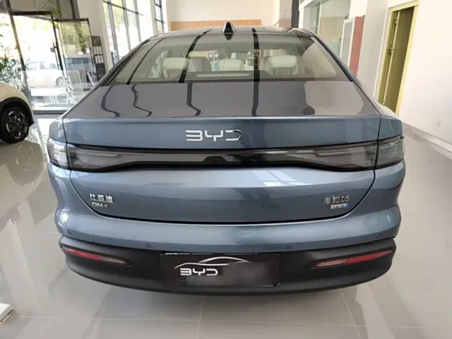 BYD Seal 05 DM-i — Фото автомобиля 5