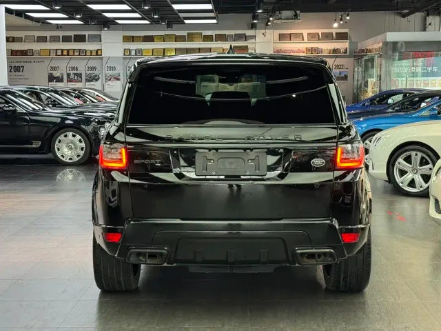 Land Rover Range Rover Sport — Фото автомобиля 5