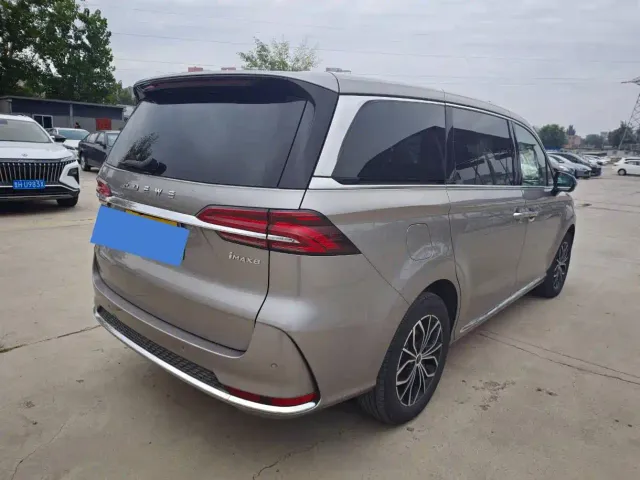Roewe iMAX8 — Фото автомобиля 4