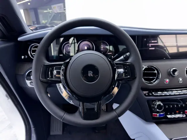 Rolls-Royce Spectre — Фото автомобиля 19