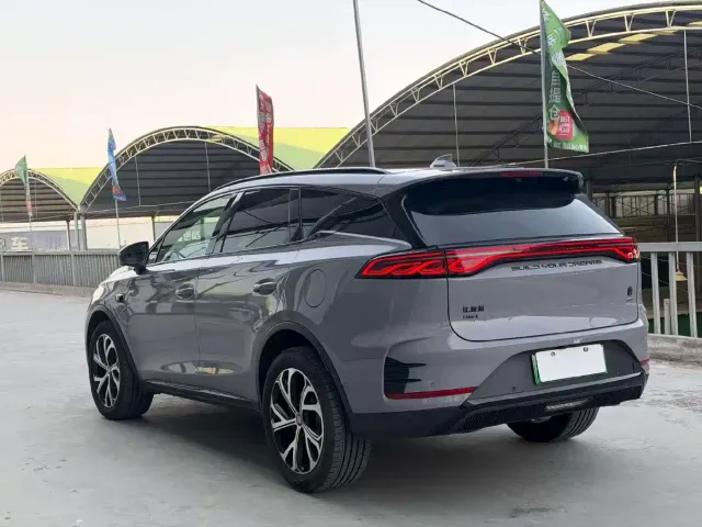 BYD Tang — Фото автомобиля 4