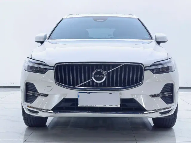 Volvo XC60 — Фото автомобиля 2