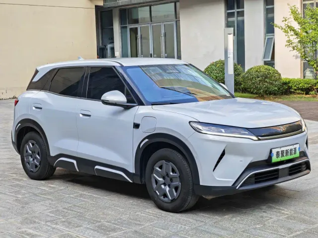 BYD Yuan UP — Фото автомобиля 2