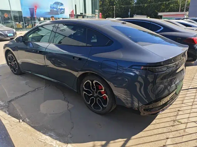 Nissan N7 — Фото автомобиля 6