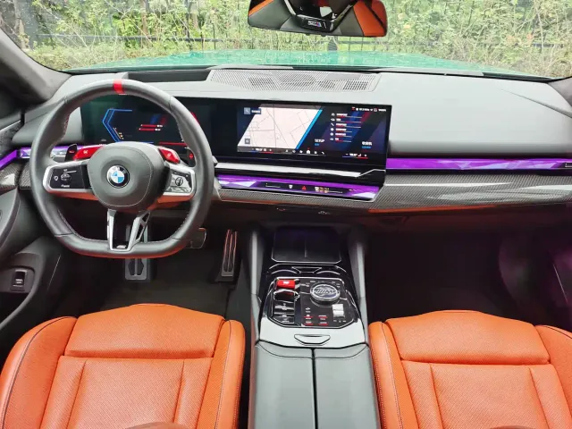 BMW M5 — Фото автомобиля 11