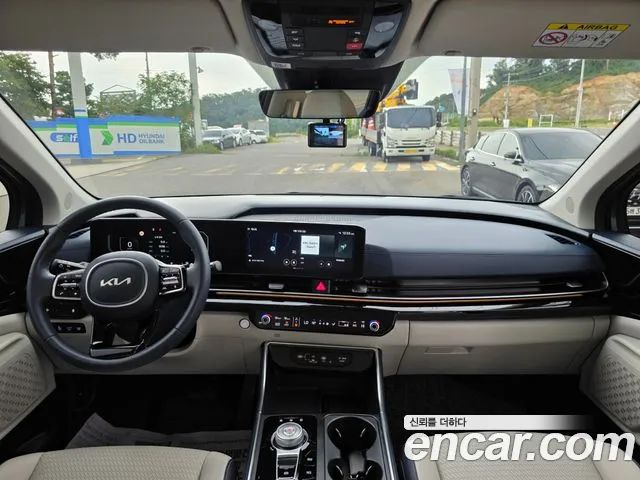 Kia Canival — Фото автомобиля 9