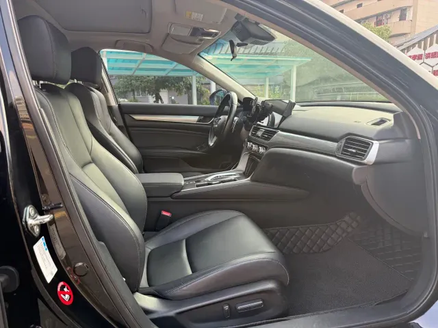 Honda Accord — Фото автомобиля 4