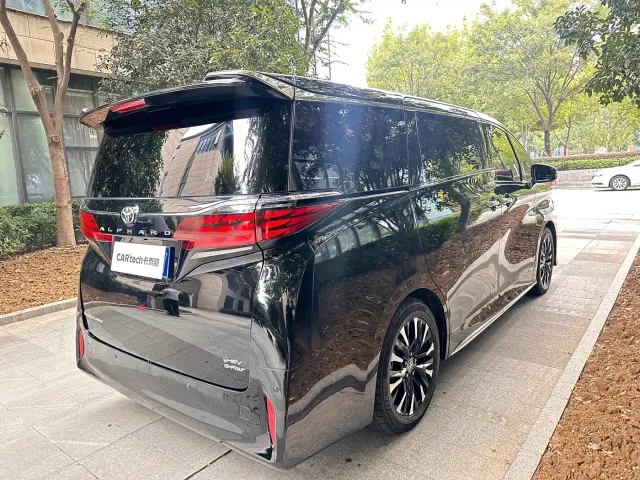 Toyota Alphard — Фото автомобиля 5