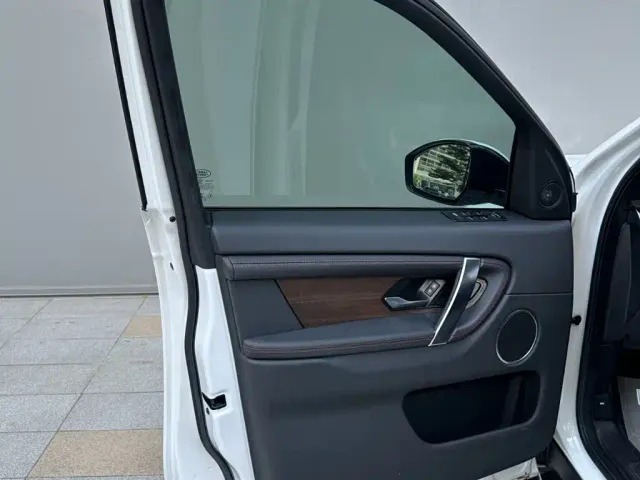 Land Rover Discovery Sport — Фото автомобиля 12