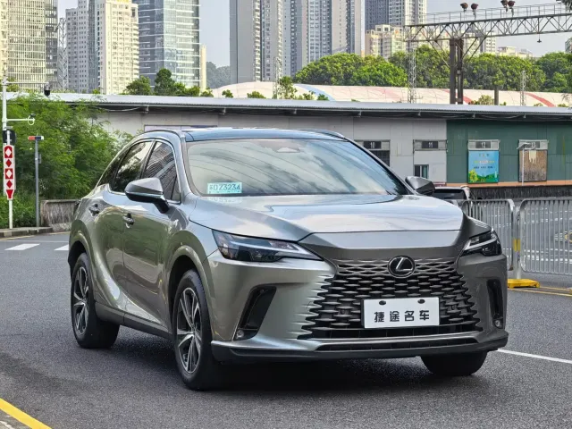 Фотография автомобиля — Lexus RX