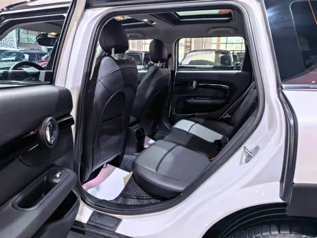 MINI Clubman — Фото автомобиля 16