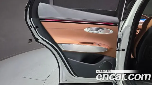 Genesis GV70 2.5T Бензин 2WD — Фото автомобиля 4