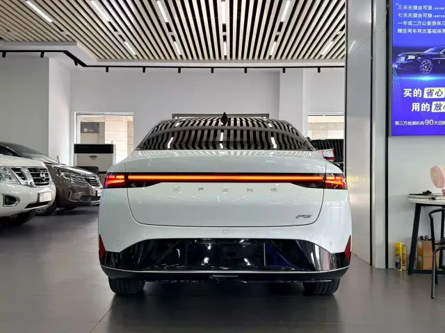 Xpeng P5 — Фото автомобиля 5