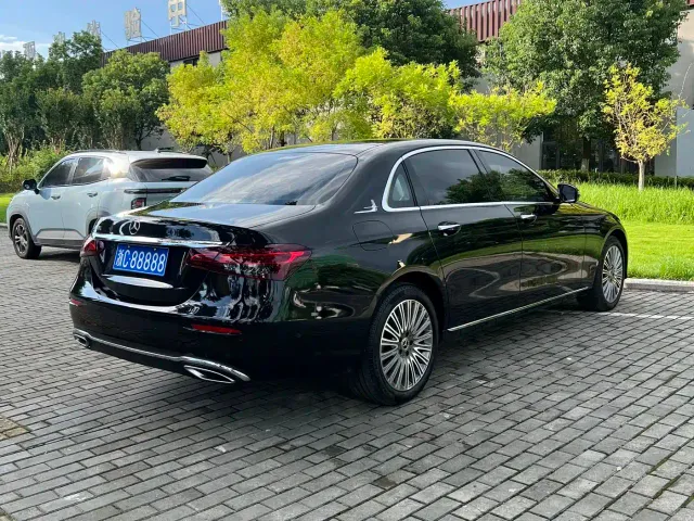 Mercedes-Benz E-Class — Фото автомобиля 9