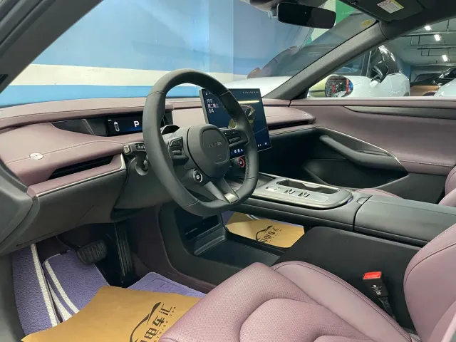 Xiaomi SU7 — Фото автомобиля 11