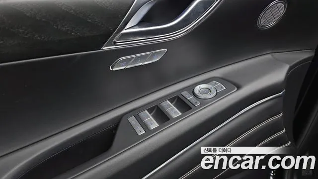 Genesis GV80 — Фото автомобиля 24