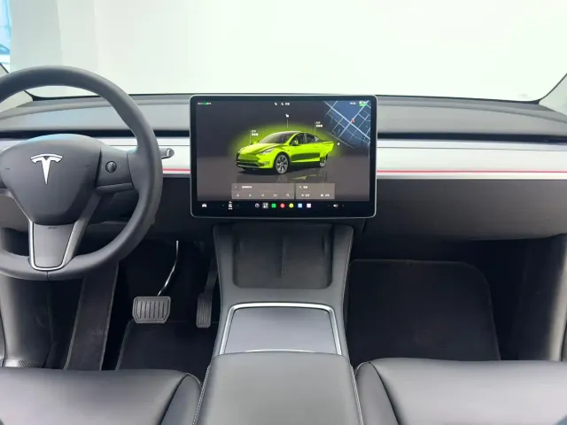 Tesla Model Y — Фото автомобиля 19