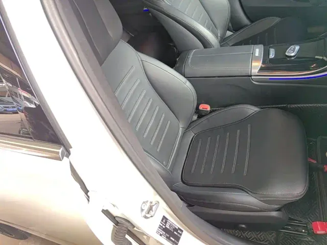 Mercedes-Benz C-Class — Фото автомобиля 24