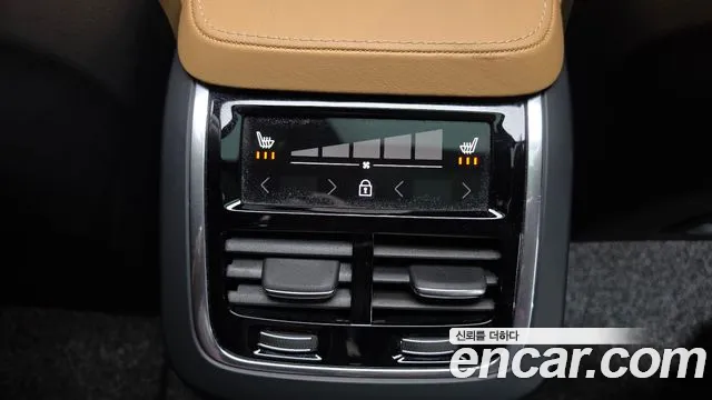Volvo XC90 — Фото автомобиля 24
