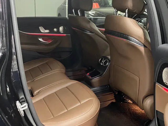 Mercedes-Benz E-Class — Фото автомобиля 14